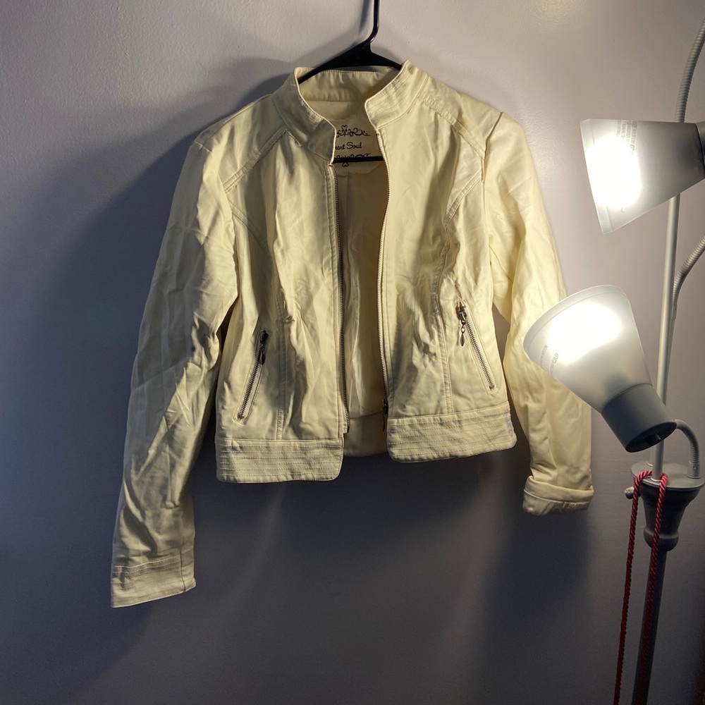 HEART SOUL WHITE LEATHER JACKET SIZE SMALL